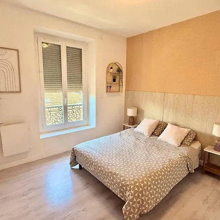 Renovated One-bedroom Very Convenient Train Station And Shops Appartement